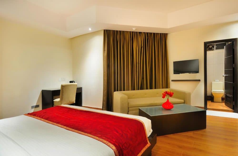 Zenith Hotel - Delhi Airport Ню Делхи Екстериор снимка
