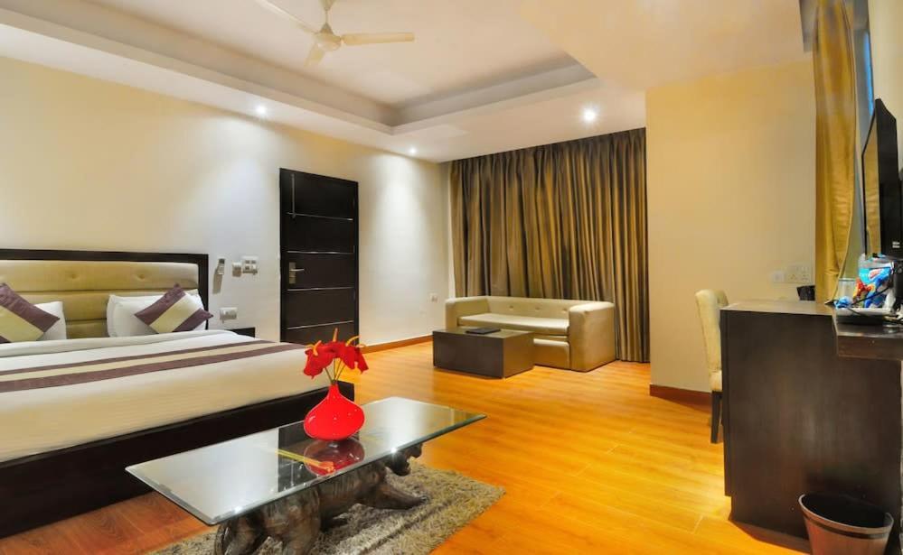 Zenith Hotel - Delhi Airport Ню Делхи Екстериор снимка