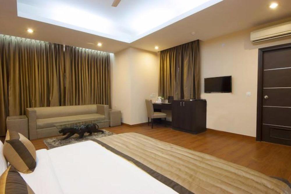 Zenith Hotel - Delhi Airport Ню Делхи Екстериор снимка