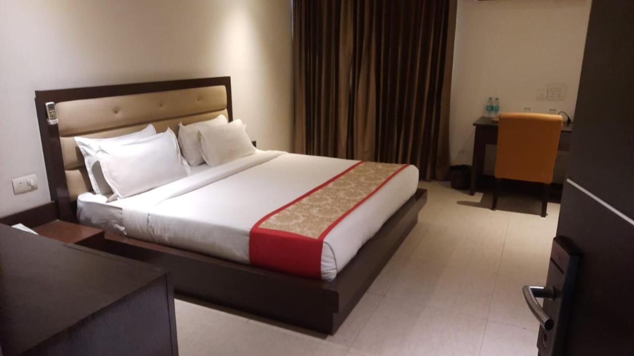 Zenith Hotel - Delhi Airport Ню Делхи Екстериор снимка