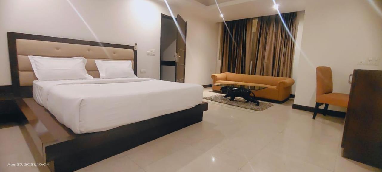 Zenith Hotel - Delhi Airport Ню Делхи Екстериор снимка