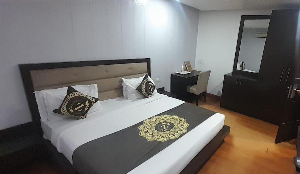Zenith Hotel - Delhi Airport Ню Делхи Екстериор снимка
